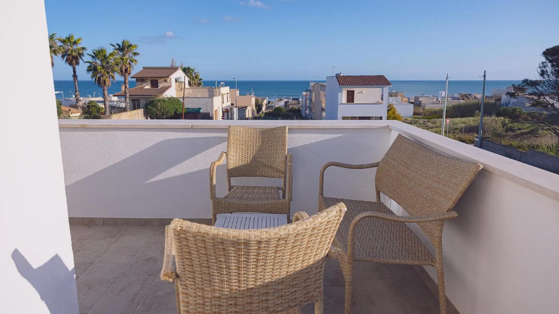 Villa Al Mare Guest House Tre Fontane 0*,  Italia